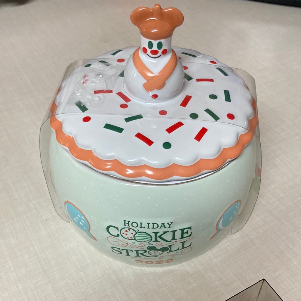 Disney’s Holiday Cookie Stroll 2022 Cookie Jar (NWT)